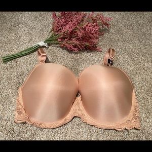 Brand new in wrapping Victoria’s Secret bra. Size 36ddd
